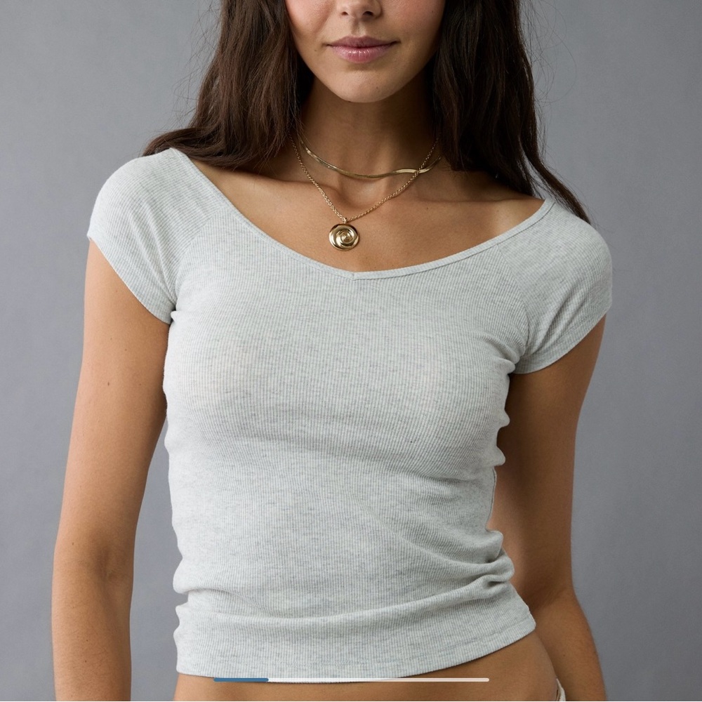 AE Gray Women's V-Neck Top